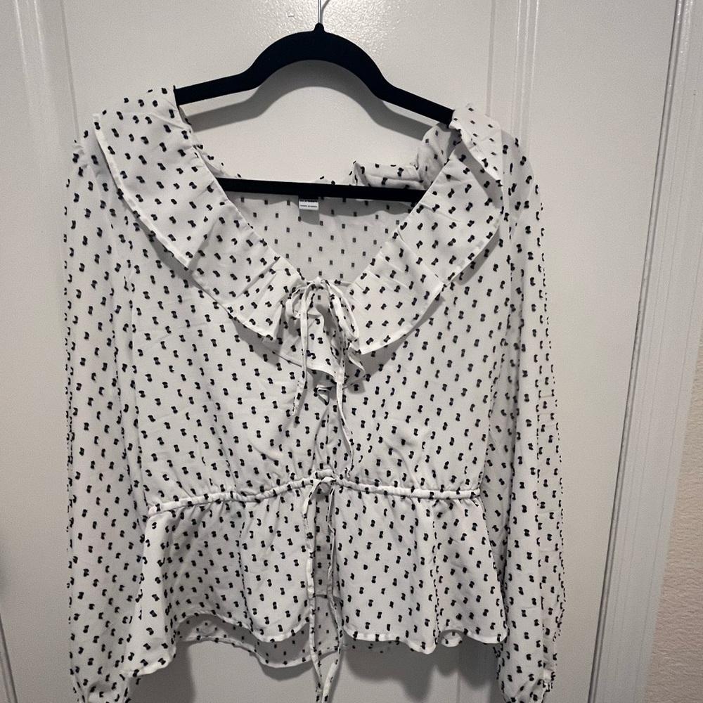 Long sleeve blouse with details